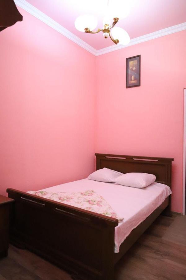 Tnak Hotel Jerevan Exteriör bild