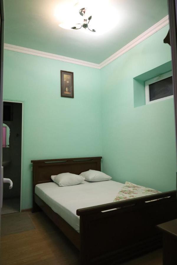 Tnak Hotel Jerevan Exteriör bild