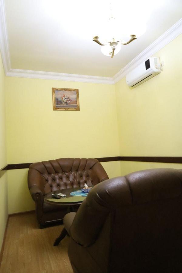 Tnak Hotel Jerevan Exteriör bild