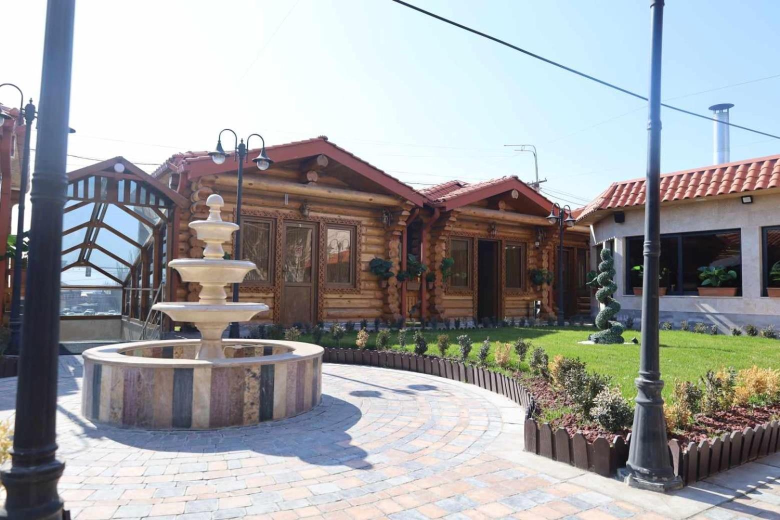 Tnak Hotel Jerevan Exteriör bild