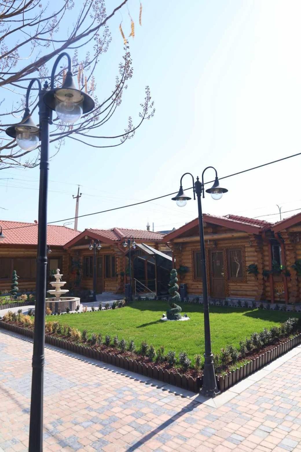 Tnak Hotel Jerevan Exteriör bild