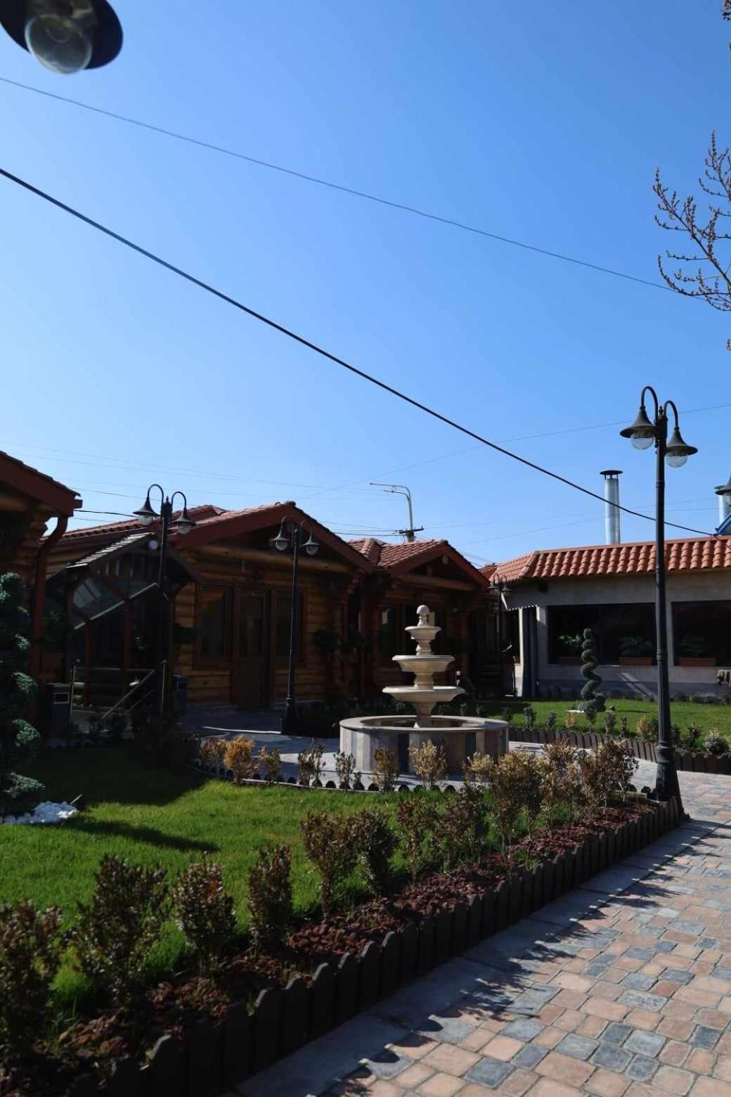 Tnak Hotel Jerevan Exteriör bild